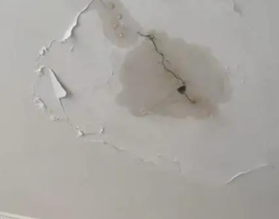 乌兰察布市阳台漏水维修公司分享下屋面防水工程质量问题原因分析